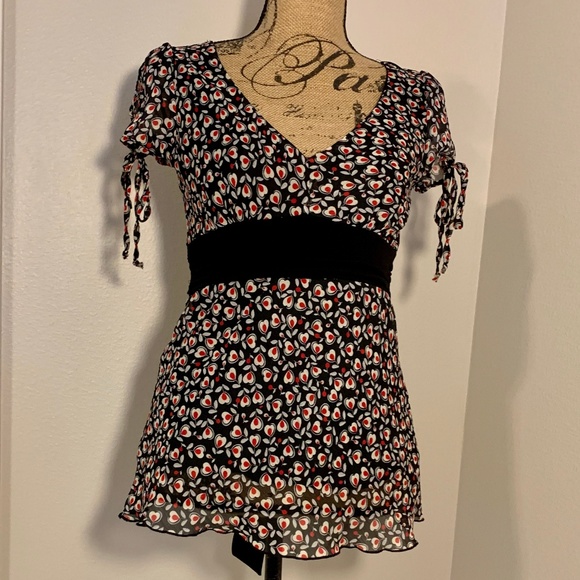 Moa Moa Tops - Moa Moa flowered top with black tie in back - Med.